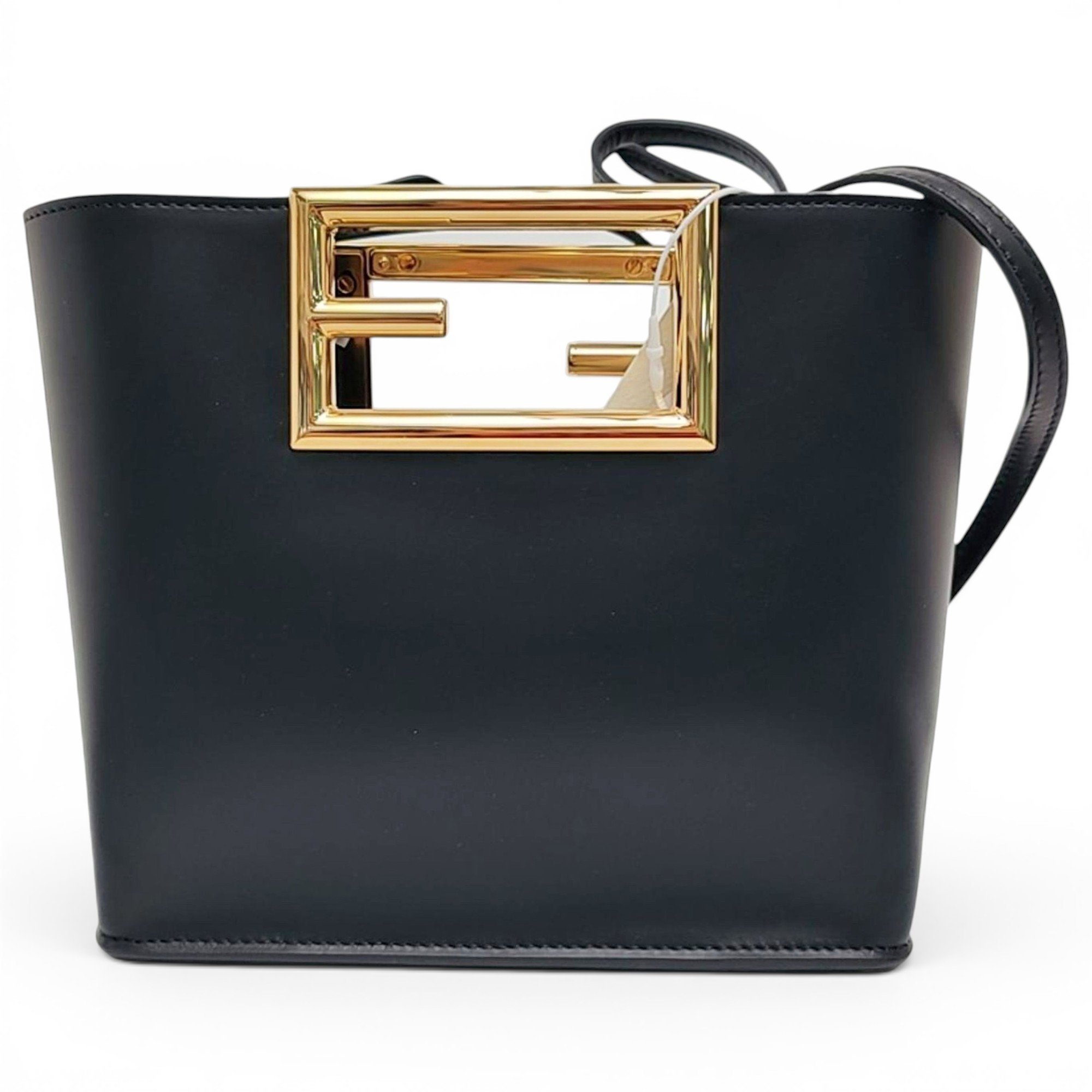 Runaway leather handbag