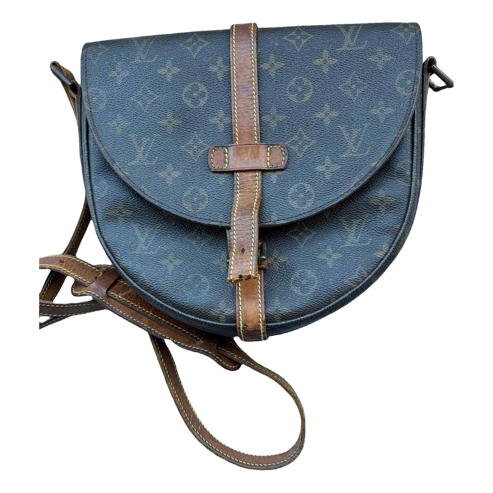 Chantilly leather crossbody bag