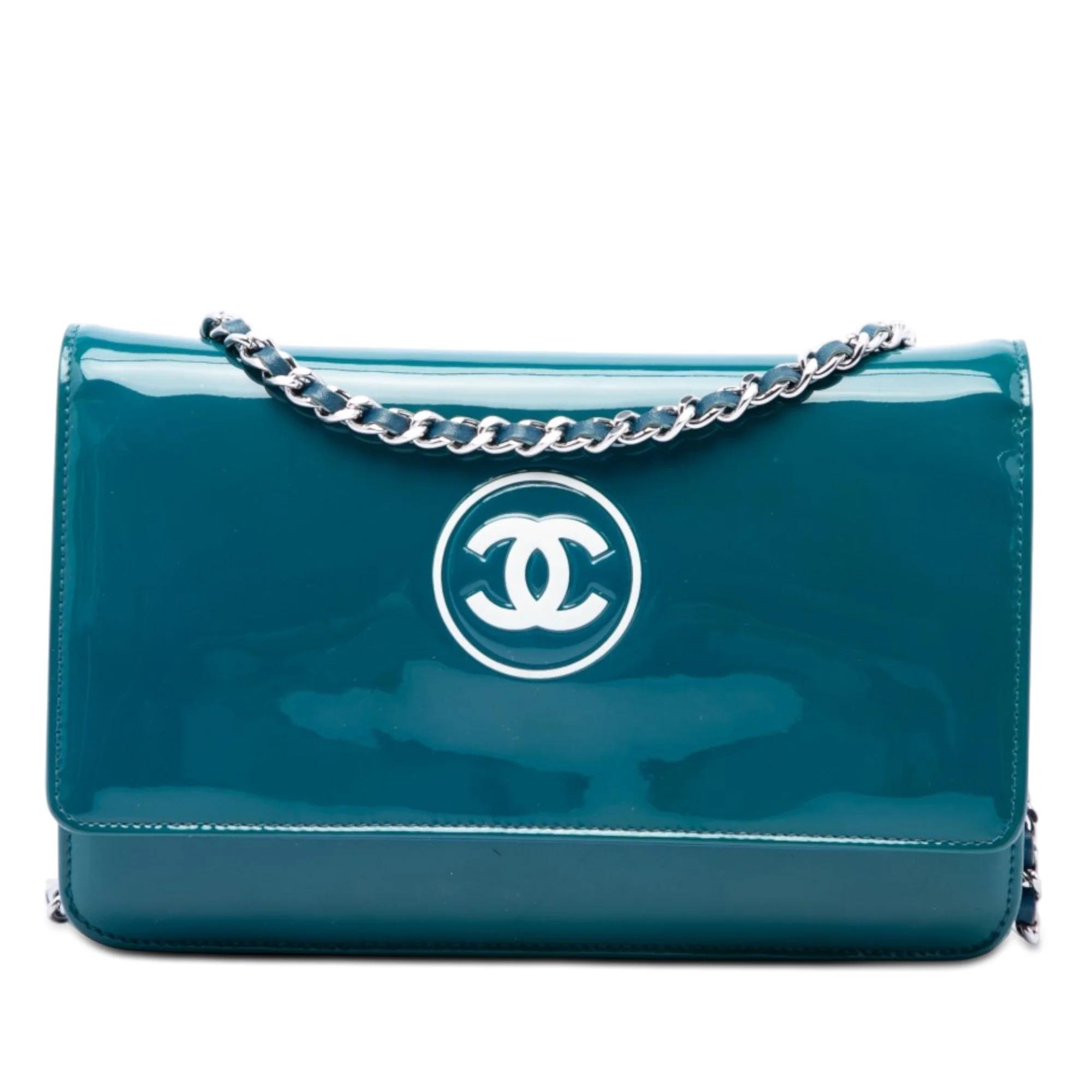 Wallet On Chain leather crossbody bag
