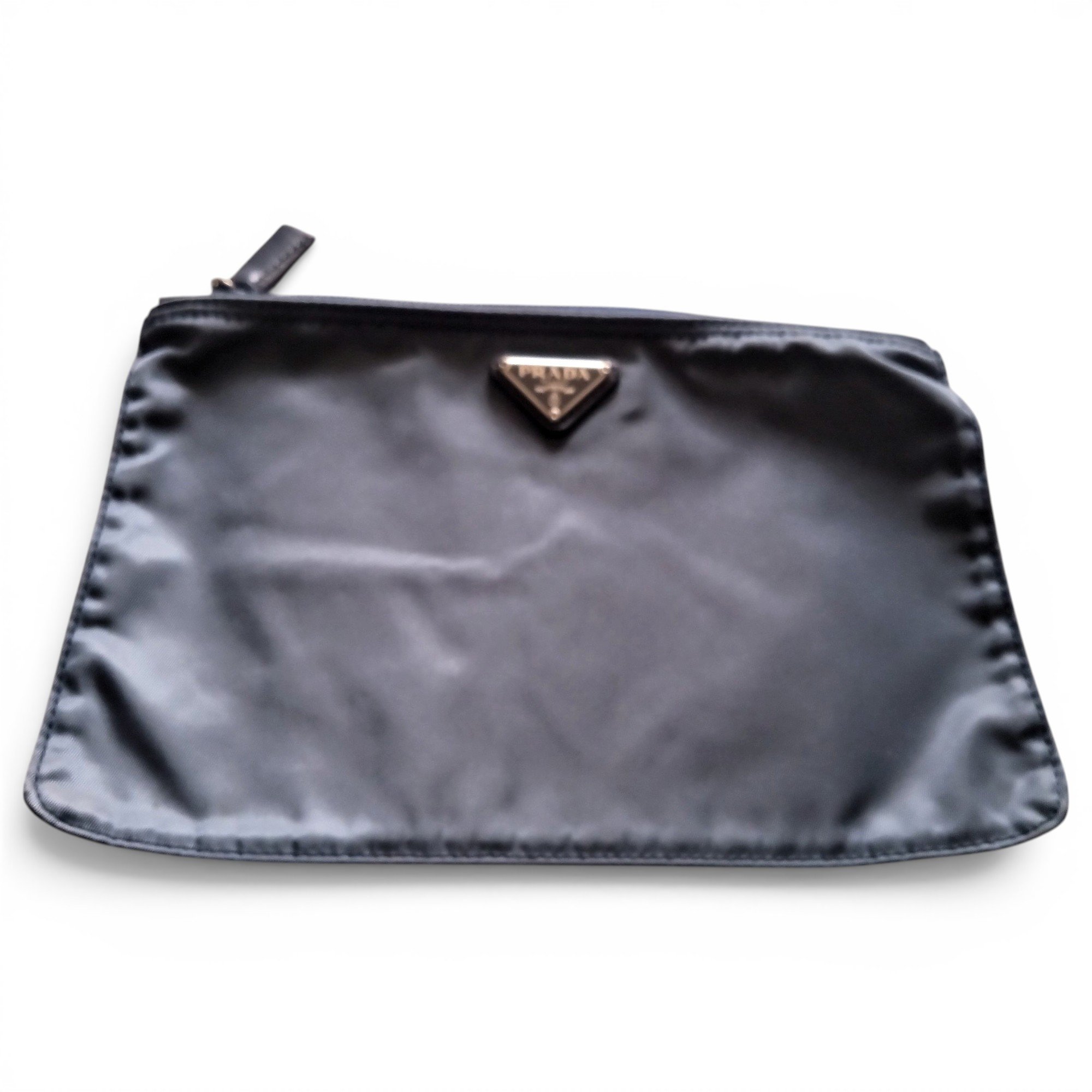 Triangle cloth clutch bag