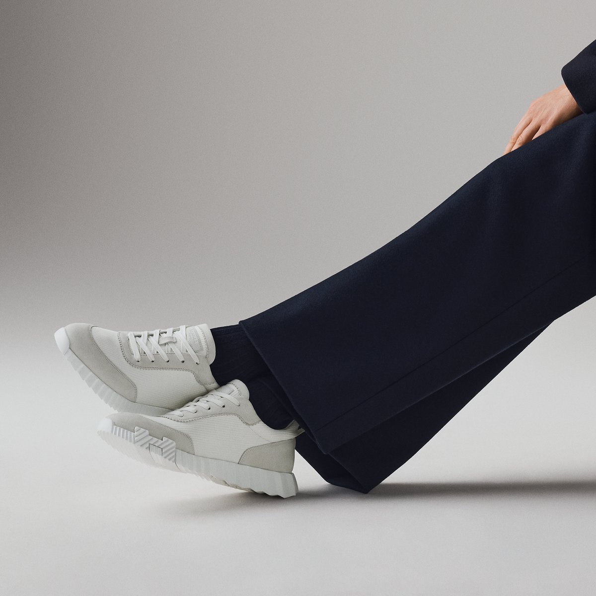 Sneakers Bouncing