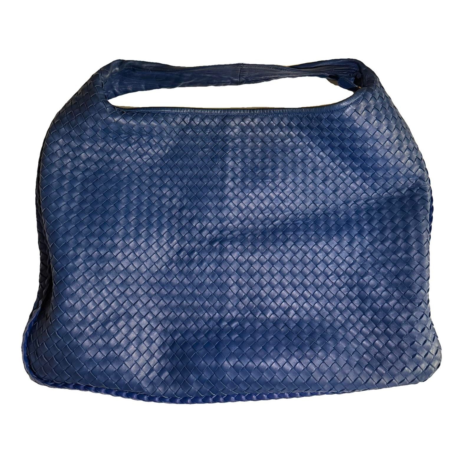 Veneta leather handbag
