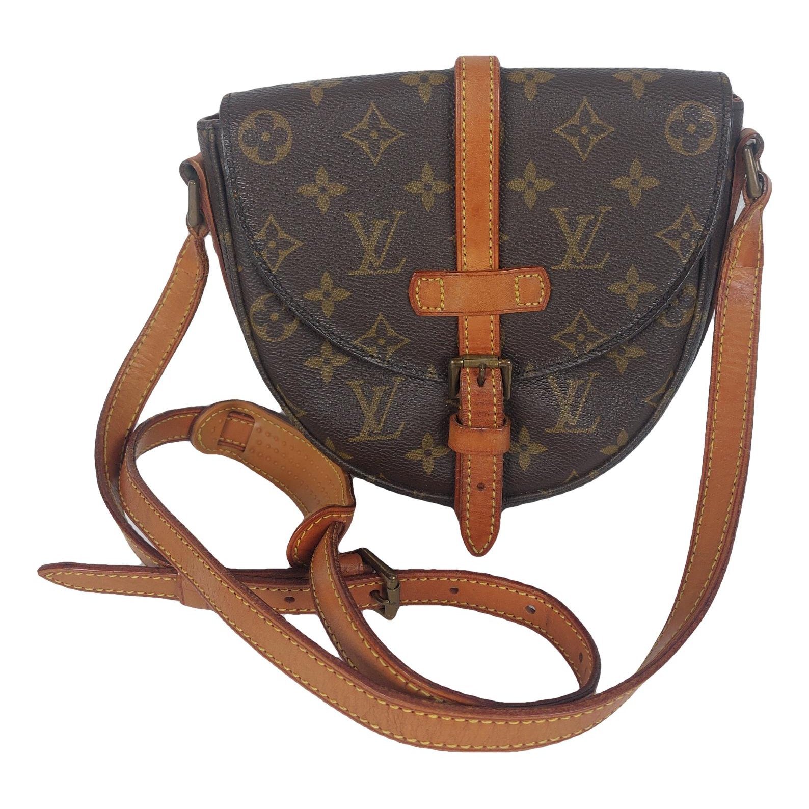 Chantilly leather crossbody bag