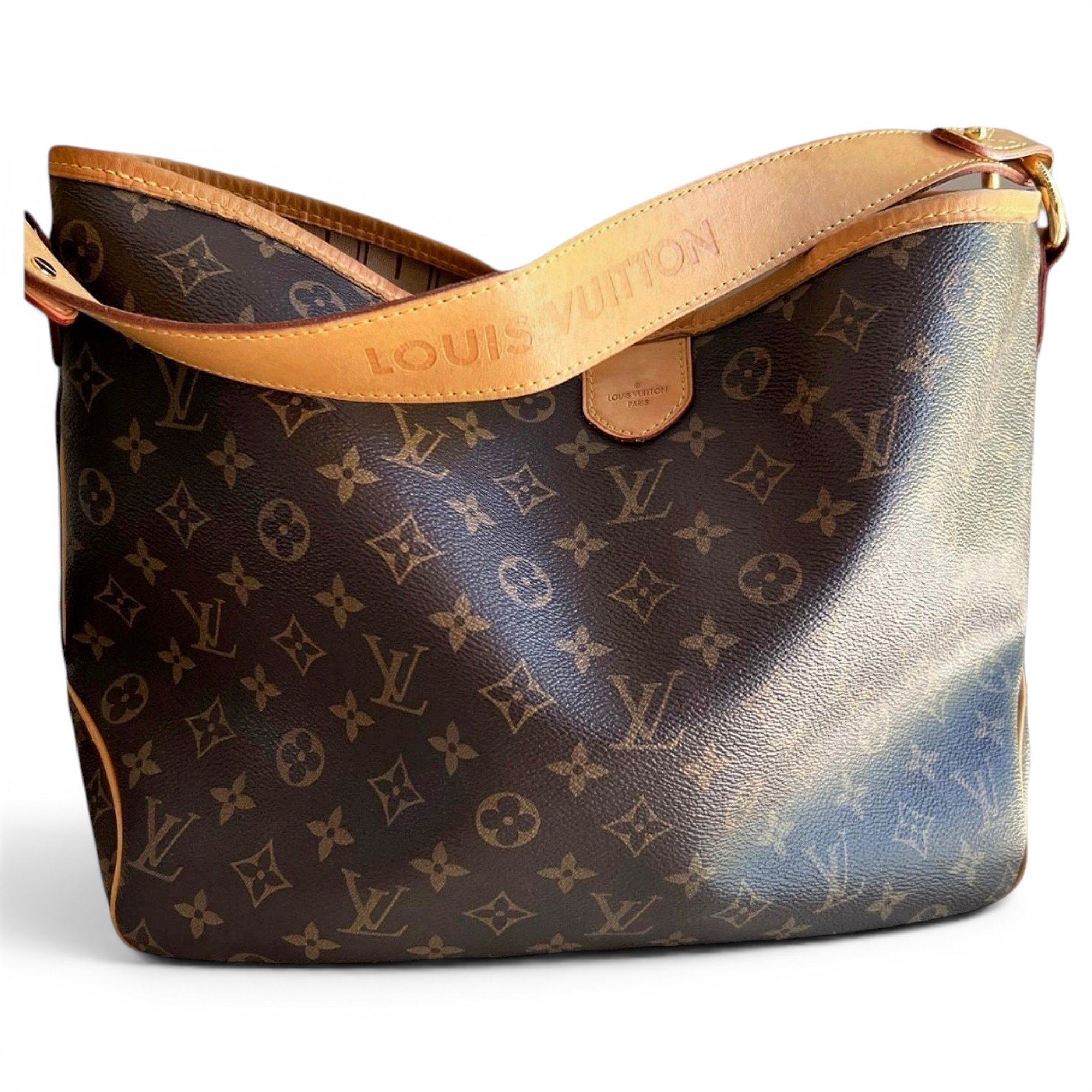 Delightful leather handbag