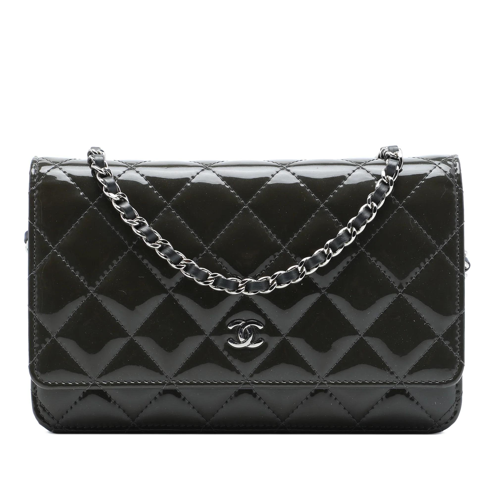 Wallet On Chain Timeless/Classique patent leather handbag