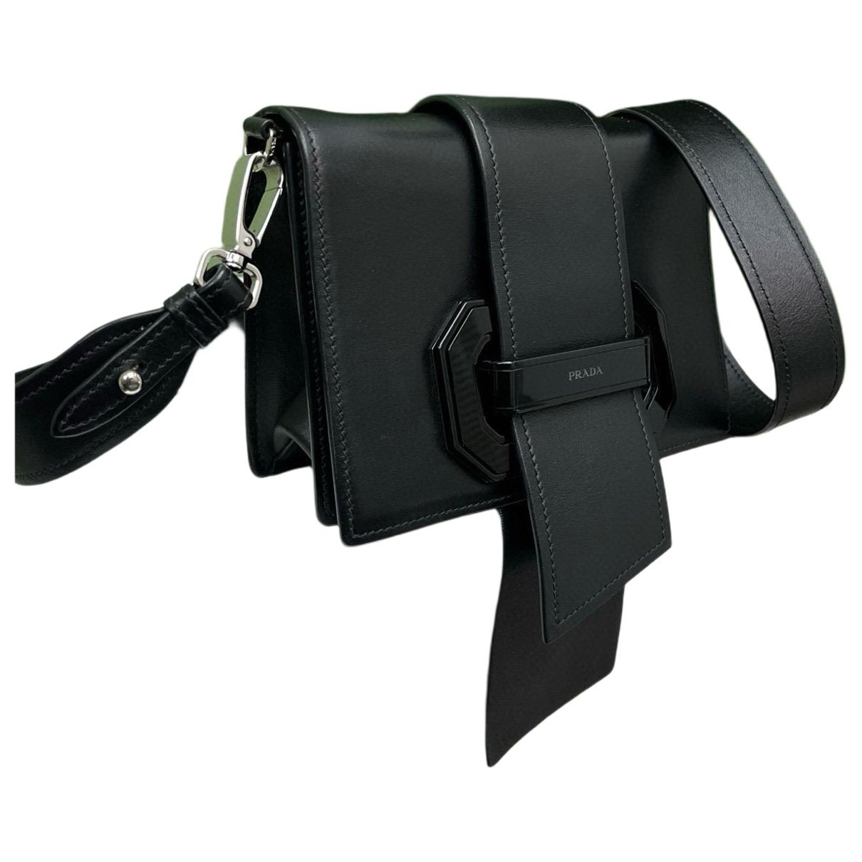Ribbon leather handbag