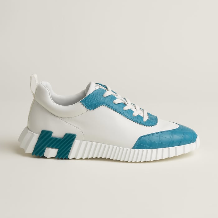 Bouncing Sneaker