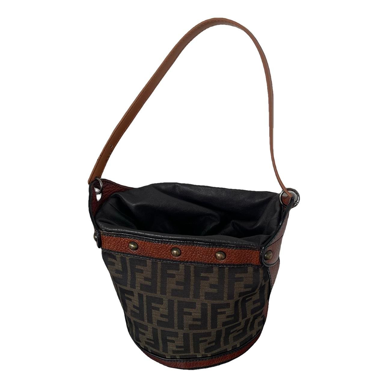 Palazzo Bucket leather handbag