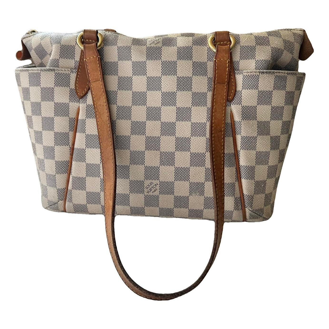 Totally leather handbag