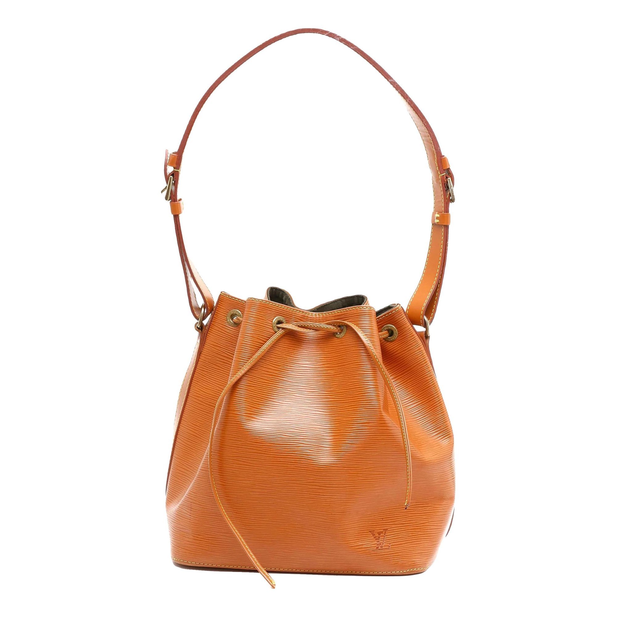 Petit Noé trunk leather handbag