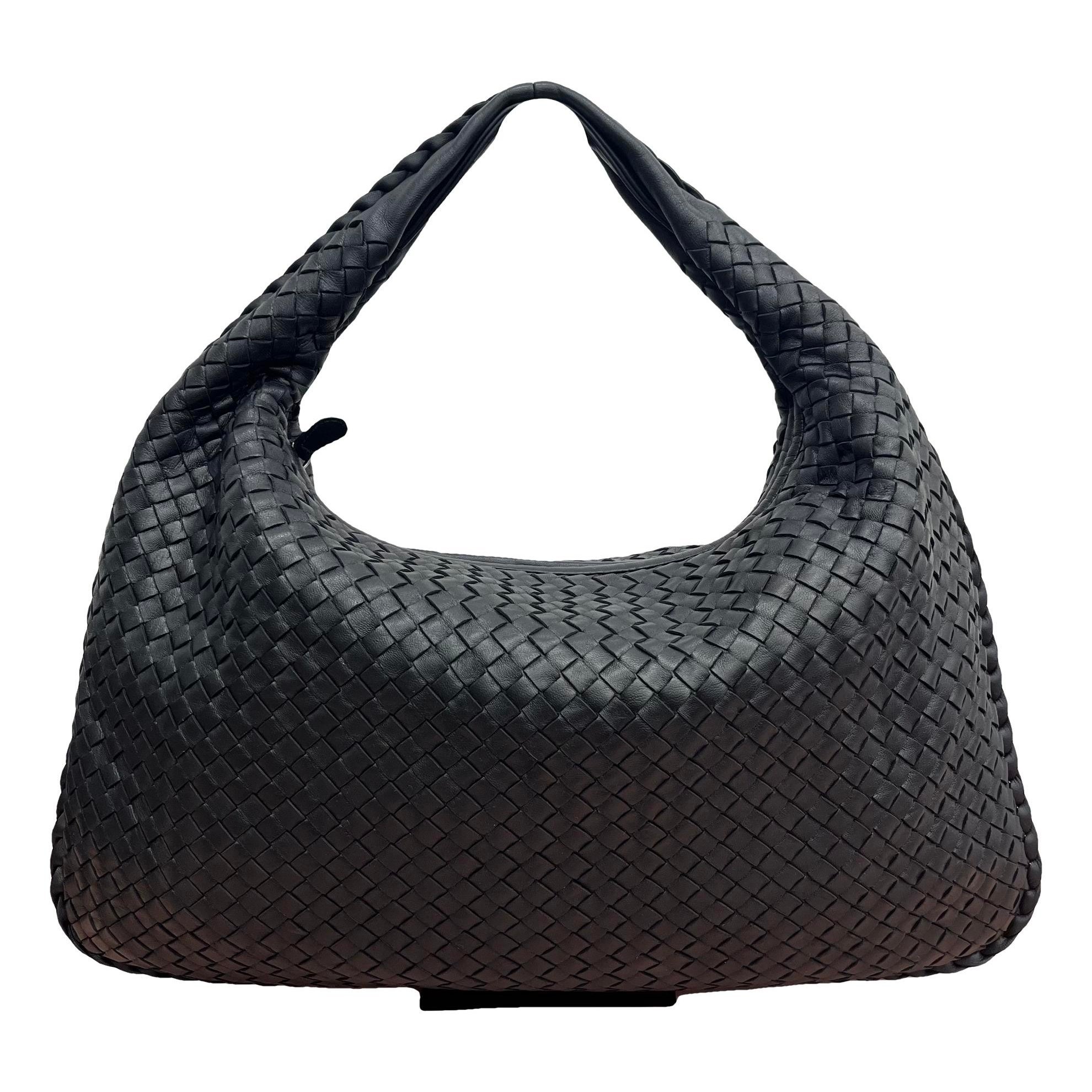 Veneta leather handbag