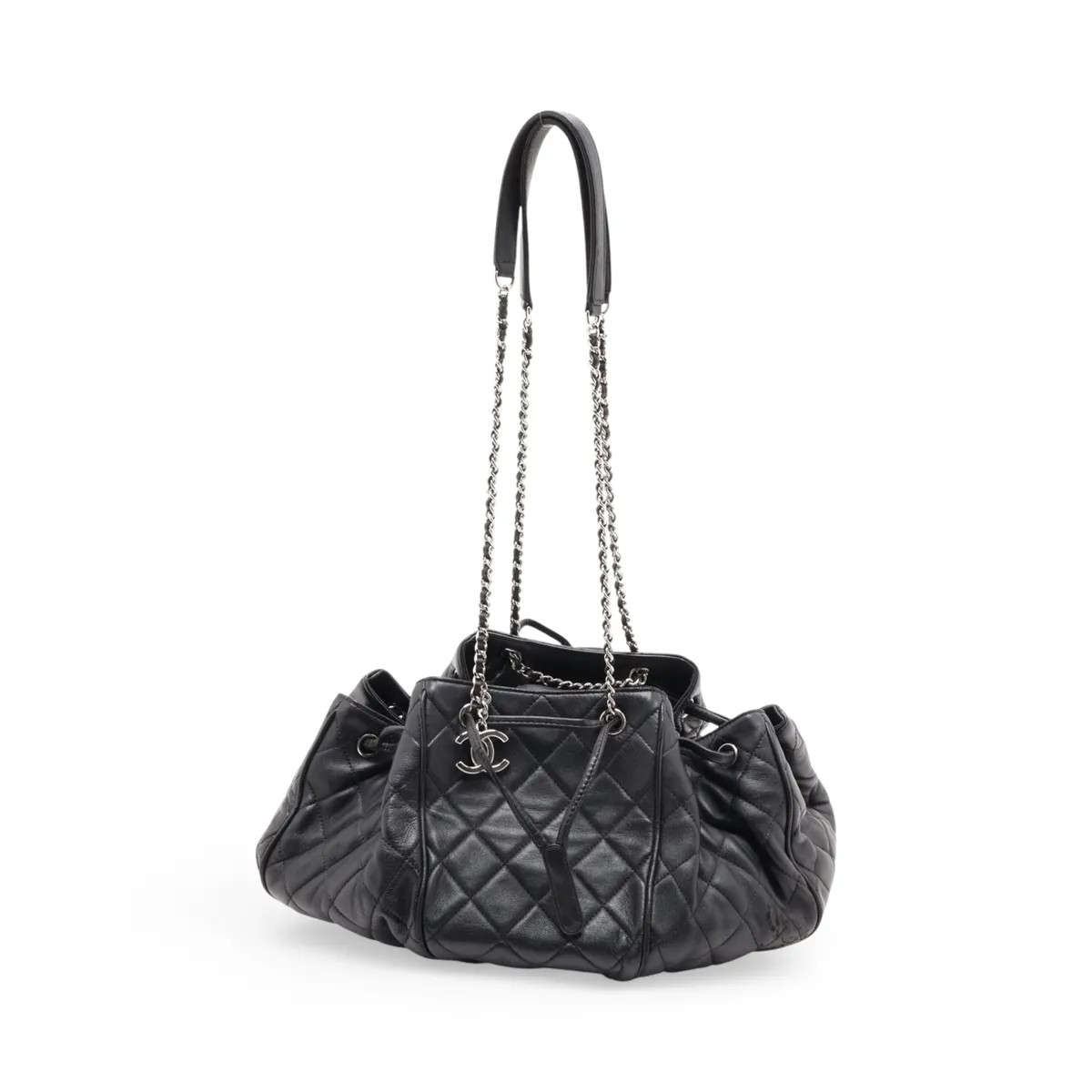 Chanel Matelasse Lambskin Chain Shoulder Bag Black Silver Metal Fittings 22XXXXX