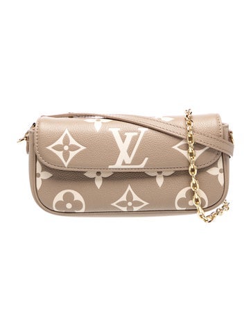 Monogram Giant Ivy Wallet on Chain