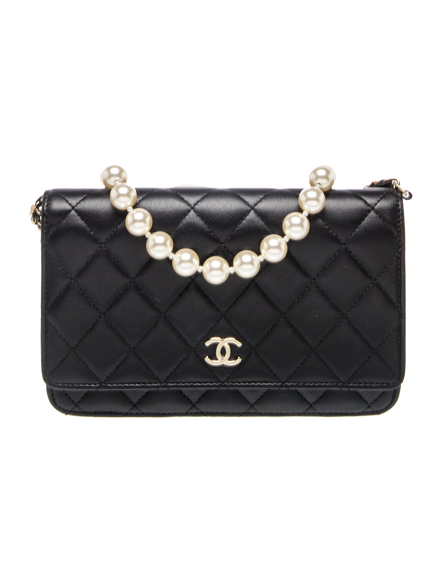 Classic Pearl Wallet on Chain