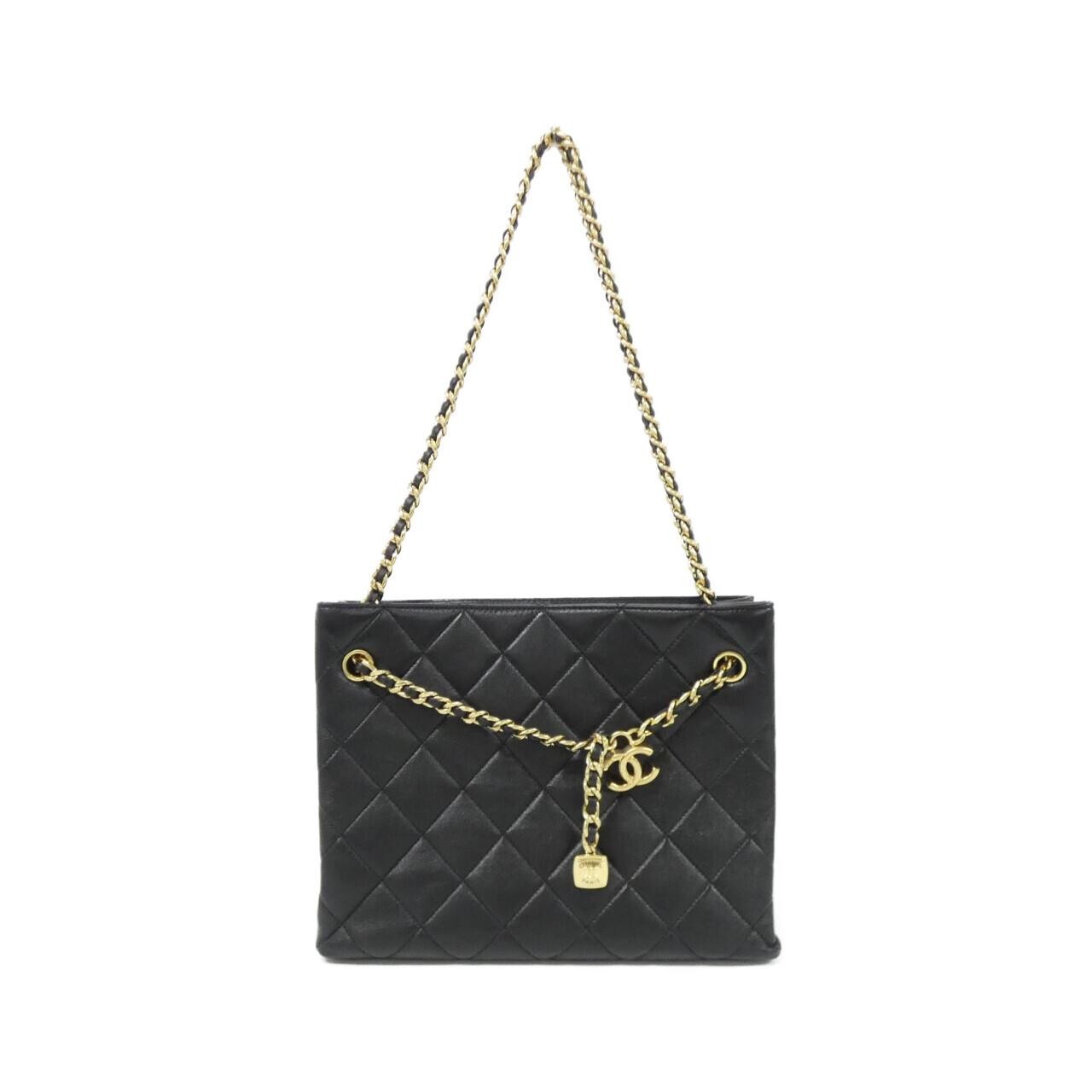 Chanel AS5743 bag
