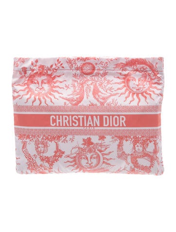 Signature Pouch 2024