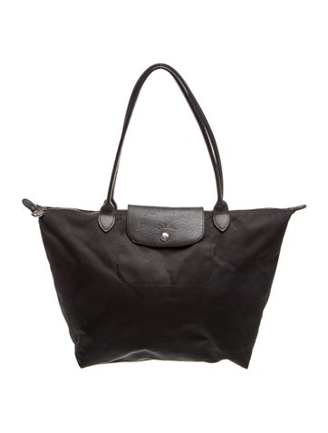 Signature Shoulder Bag