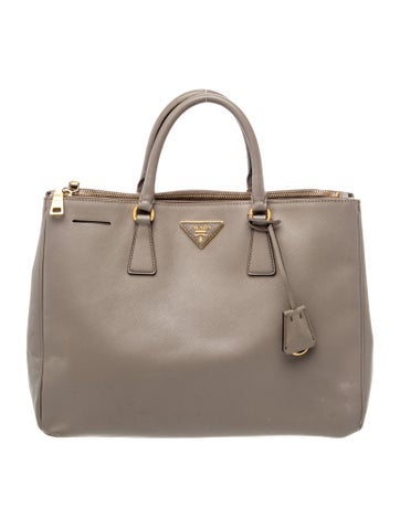 Saffiano Leather Galleria Double Zip Medium