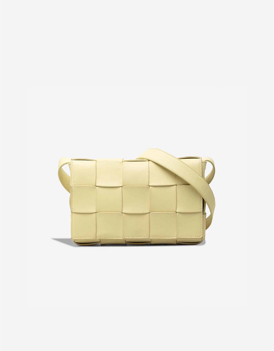Rin様 BOTTEGA VENETA カセット イエロー Bottega Veneta Cassette Yellow Lamb Leather | BagUSeek