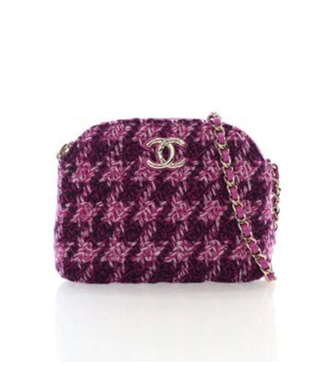 Chanel Interlocking Cc Clutch On Chain