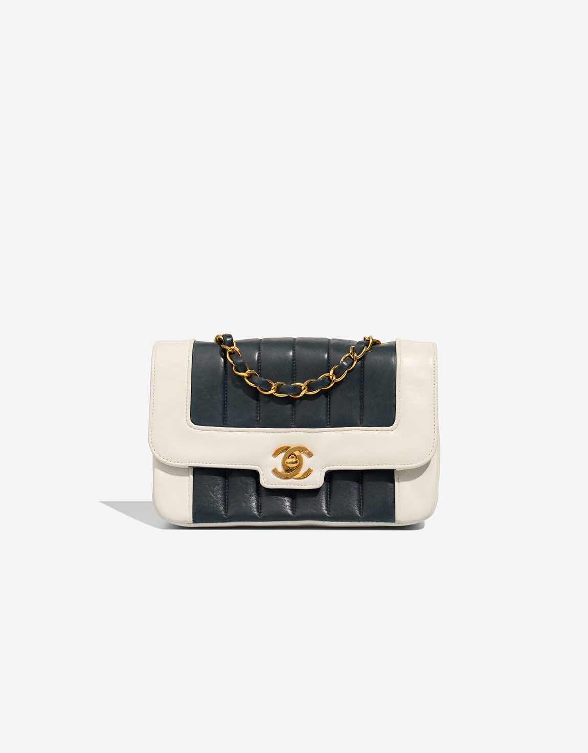 
		Diana Small Lamb Black / White    