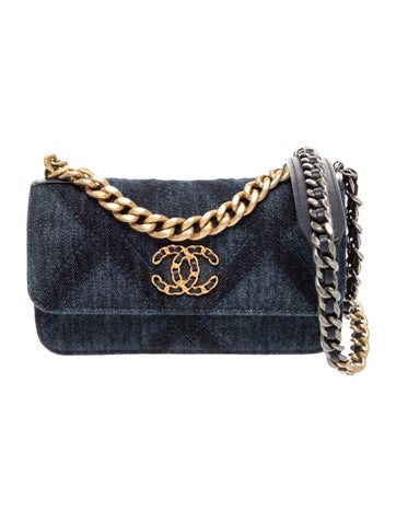 19 Flap Phone Holder w/ Chain