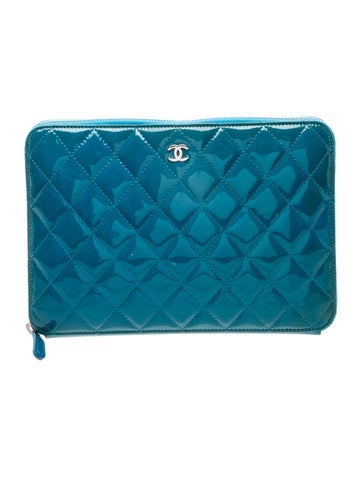 Quilted Zip Organizer Clutch