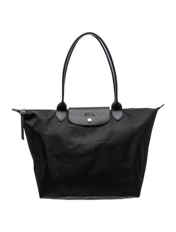 Signature Shoulder Bag