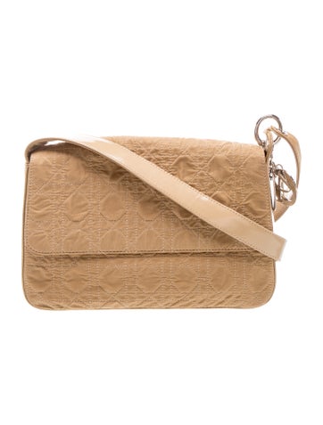 Cannage Nylon Flap