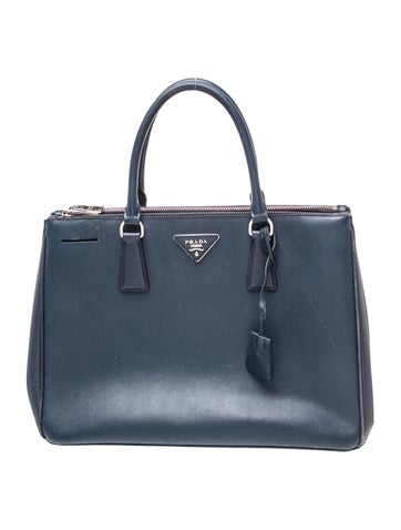 Saffiano Leather Galleria Double Zip Medium