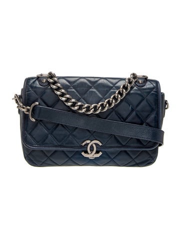 Medium Daily Carry Crossbody Bag