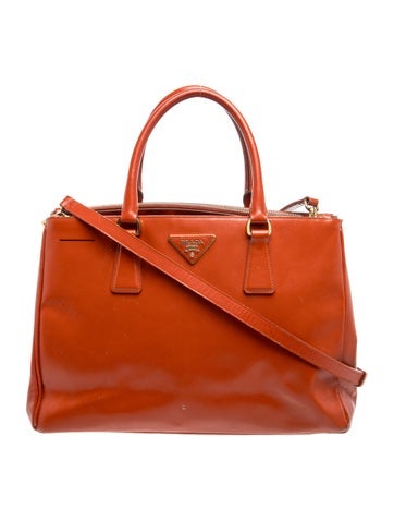 Saffiano Leather Galleria Double Zip Large