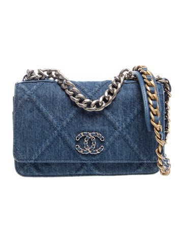 Denim 19 Wallet on Chain