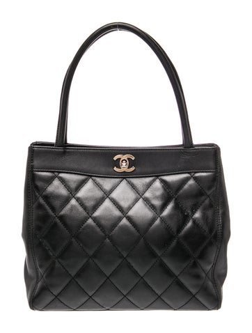 Quilted CC Shoulder Bag