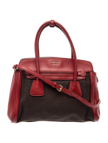 Saffiano Lux Leather Galleria Double Zip Medium