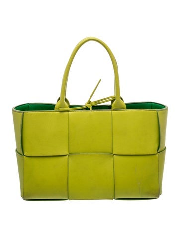 Bottega Veneta Intrecciato Arco Medium