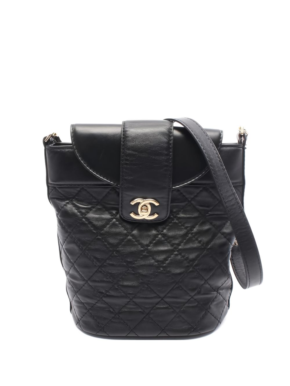 2019 quilted-leather shoulder bag