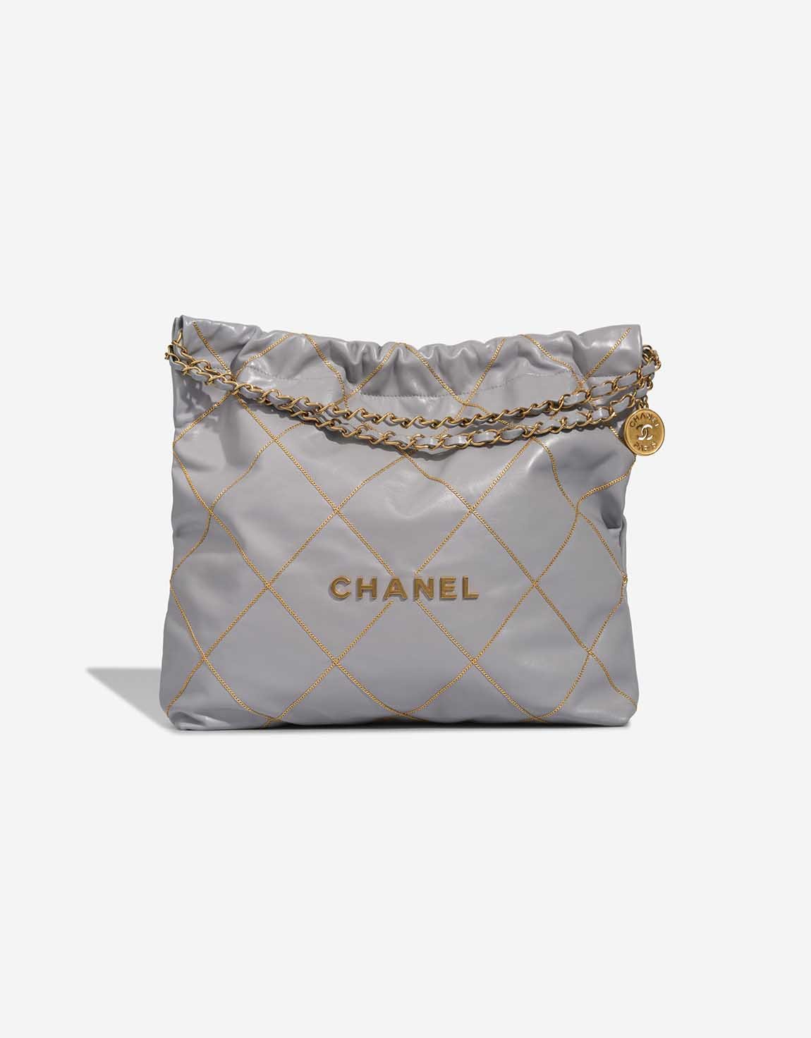 Chanel 
		22 Medium Calf Grey    