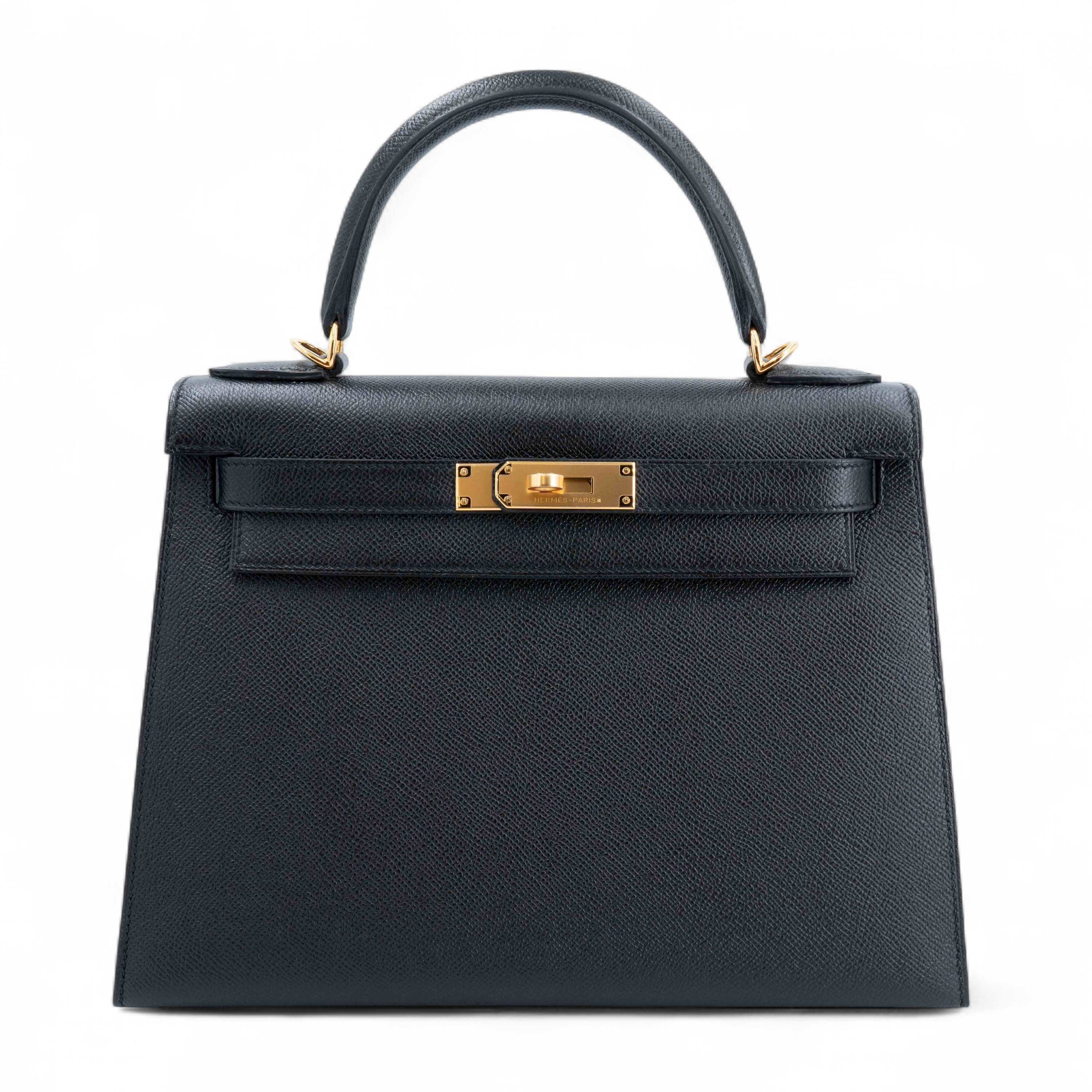 Unused ( Rank NS ) HERMÈS Kelly 28 Noir (89) Epsom Gold hardware Square R (2014)