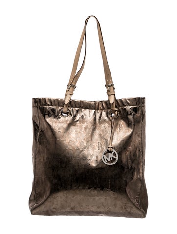 Signature Tote