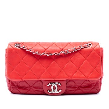 Lambskin Medium Bicolor Lambskin and Calfskin CC Chain Flap
