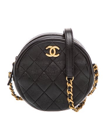 Quilted Round Clutch w/ Chain