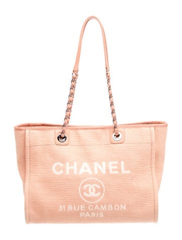 Medium Deauville Shopping Tote w Pouch