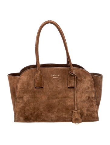 Signature Tote 2025