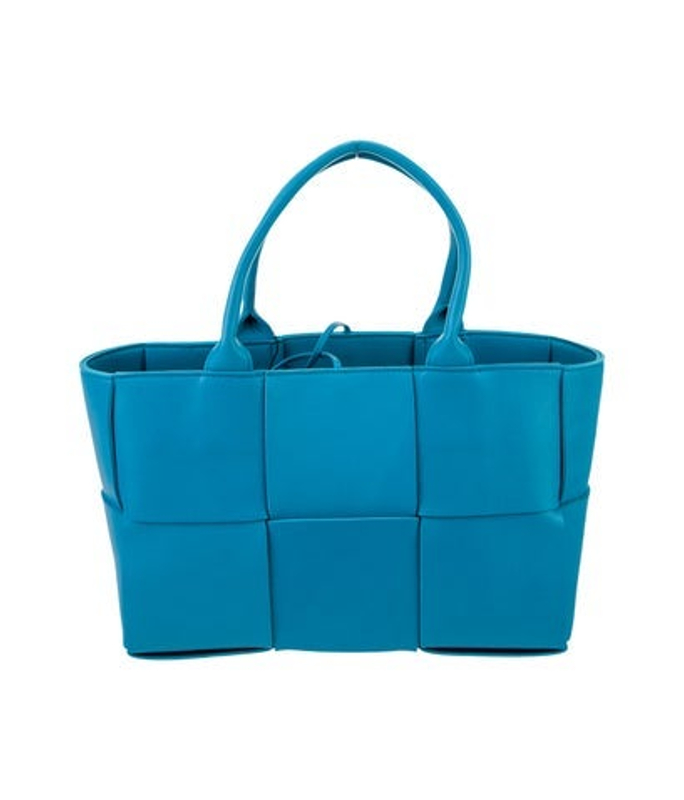 Bottega Veneta Veneta Leather Arco Medium