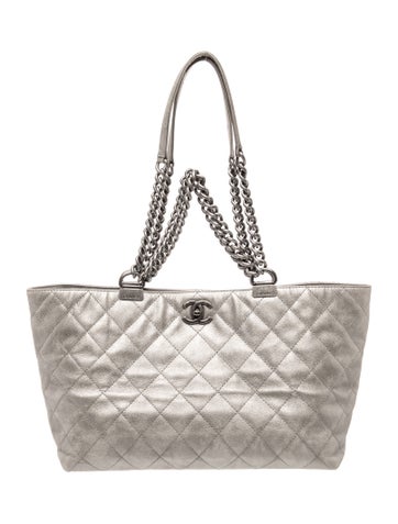 Shopping In Chains Tote