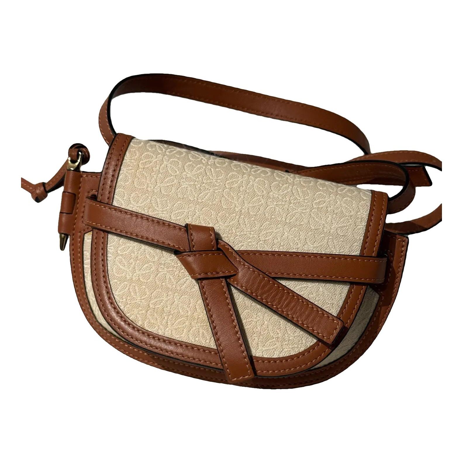 Gate cloth crossbody bag