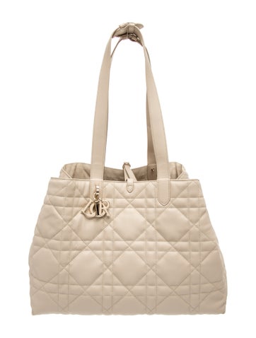 Cannage Toujours Leather Bag Medium 2023