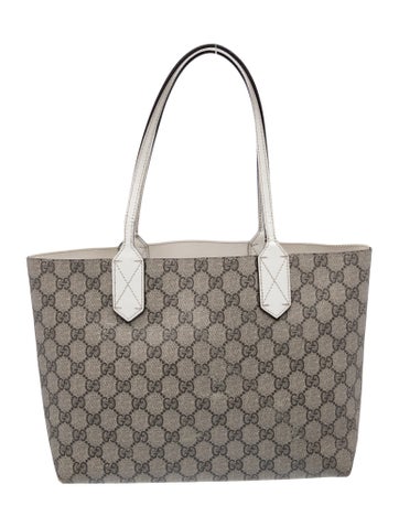 GG Supreme Shoulder Bag