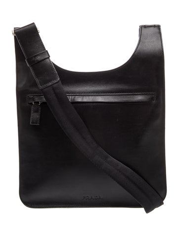 Signature Shoulder Bag